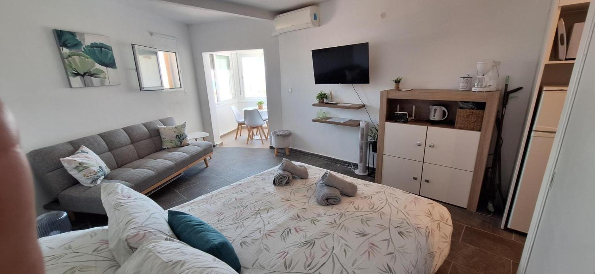 Apartment, Sea View, 200m From The Beach, Close To Town Apartment *