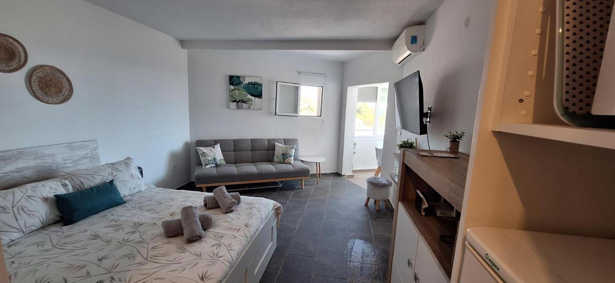 Apartment Apartment, Sea View, 200m From The Beach, Close To Town La Cala De Mijas